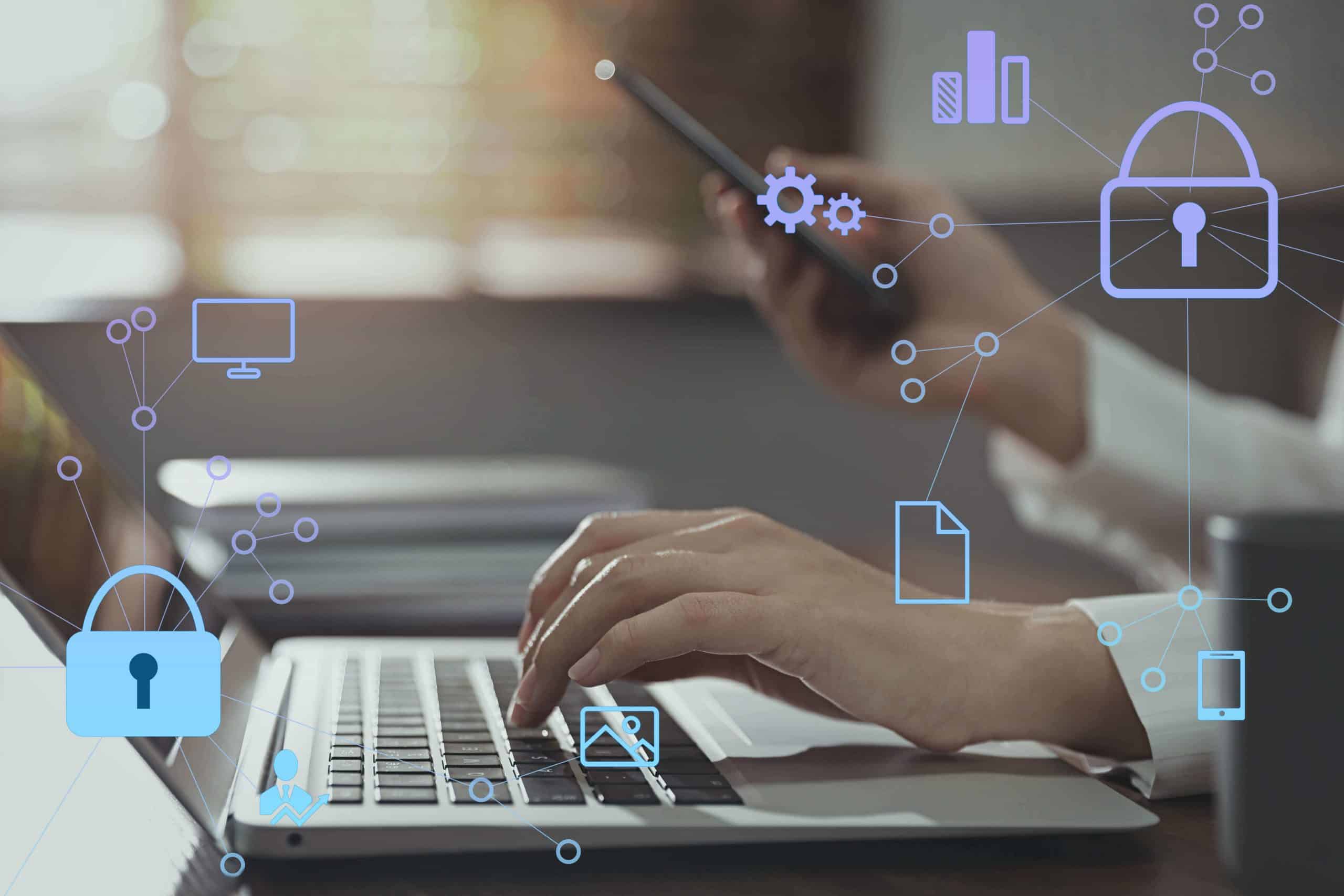 Cybersecurity – Laptop mit Sicherheits-Icons